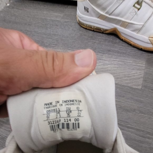 Lebron james kids nike shoes - Picture 7 of 7